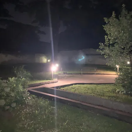 Bellissimo Riservato Vicino Al Centro